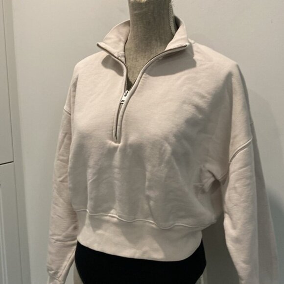 Aritzia TNA Cozy Fleece 1/4 Zip Cropped Sweatshirt - Picture 7 of 14